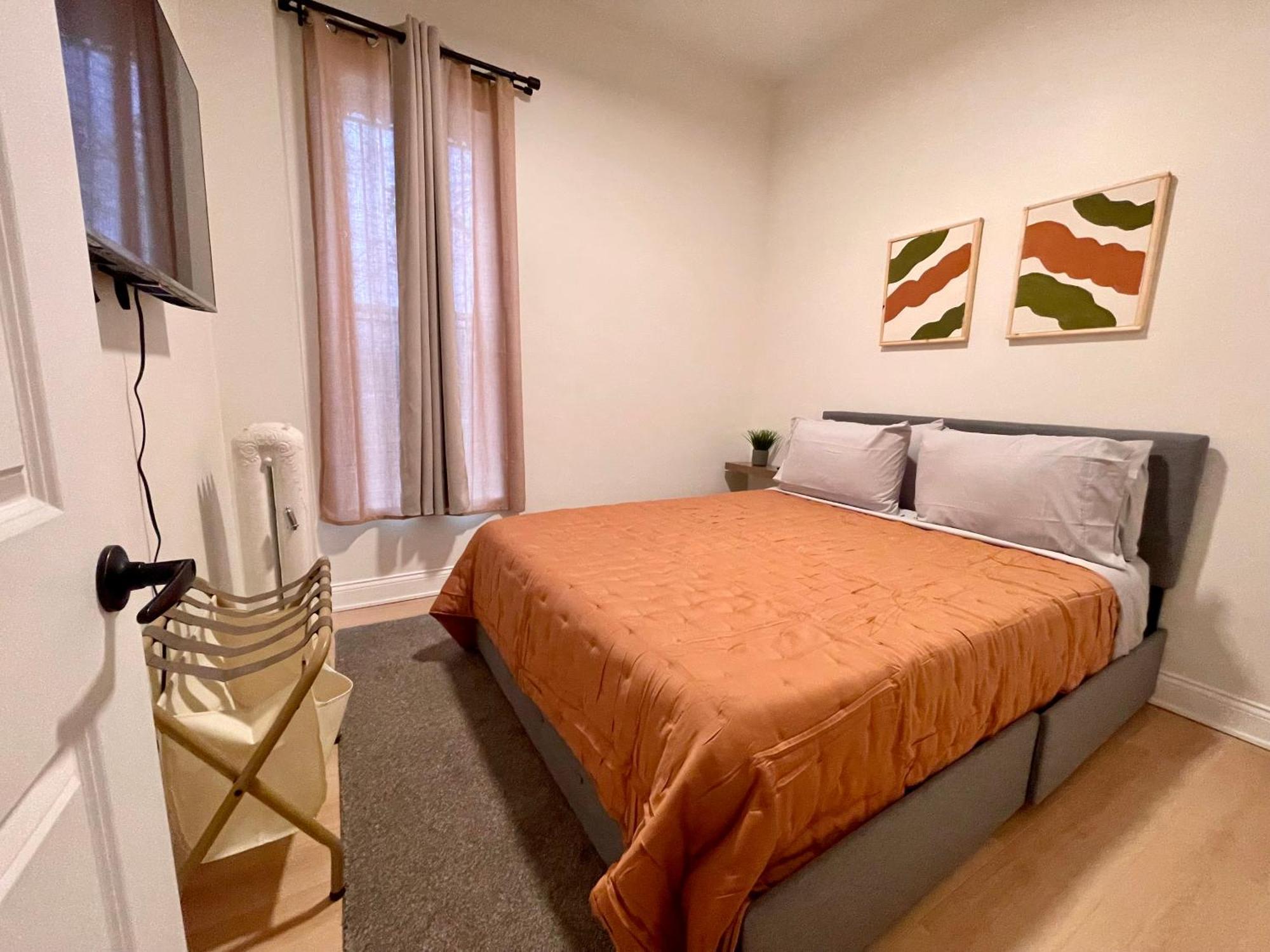 First Floor Condo In Чикаго Экстерьер фото